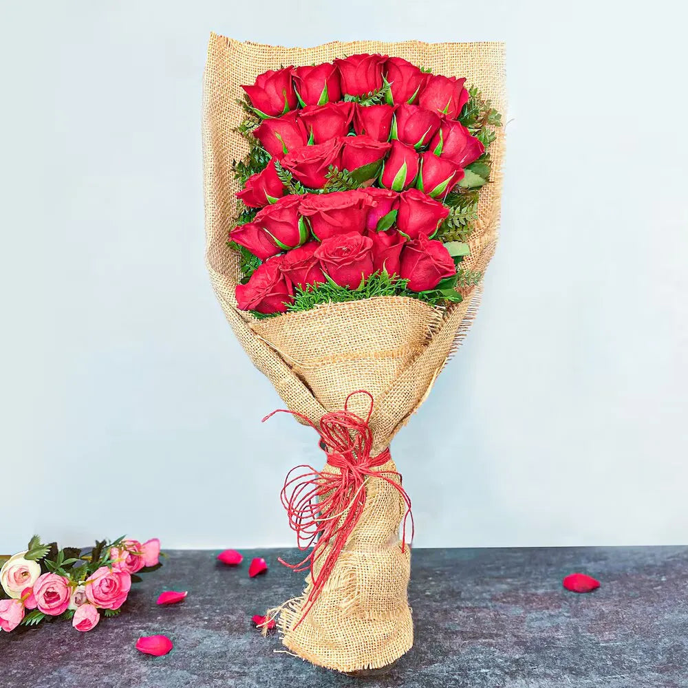 Rustic 25pcs Red Rose Charm Bouquet