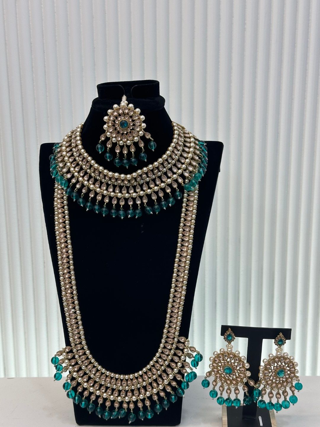 Mehendi Polish Necklace Set In Rama Green