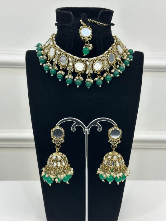 Kundan Choker Set In Mirror With Green Pearls