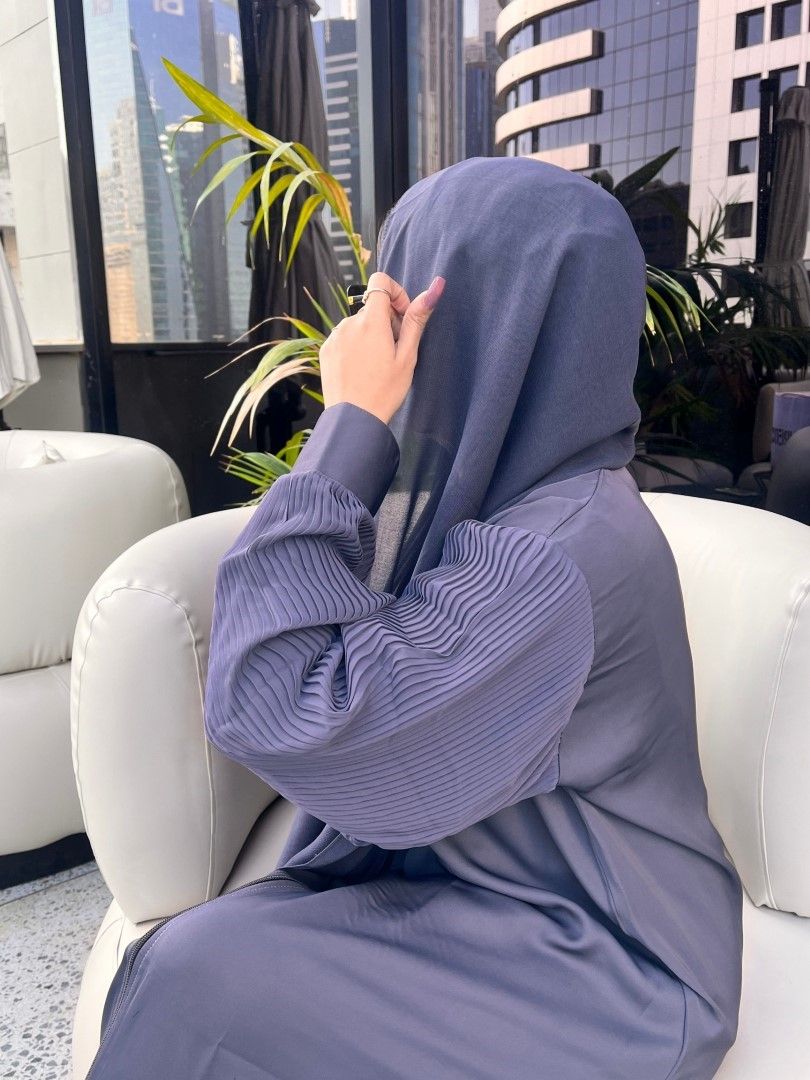 Grey Zipper Abaya